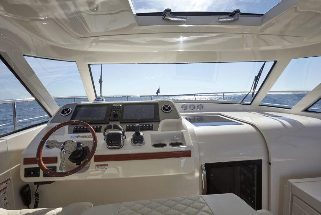 inshore yachts chris craft commander 44 golfe juan côte d'azur