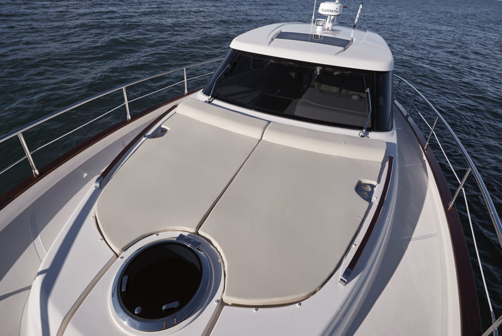 inshore yachts chris craft commander 44 golfe juan côte d'azur