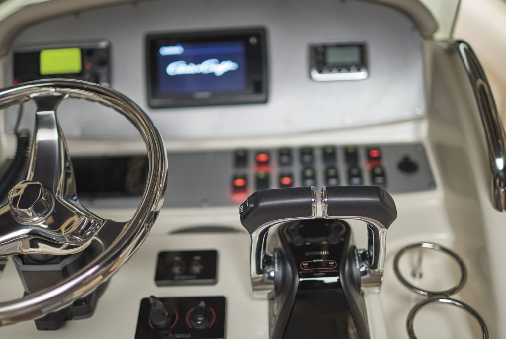 inshore yachts chris craft catalina 26 golfe juan côte d'azur